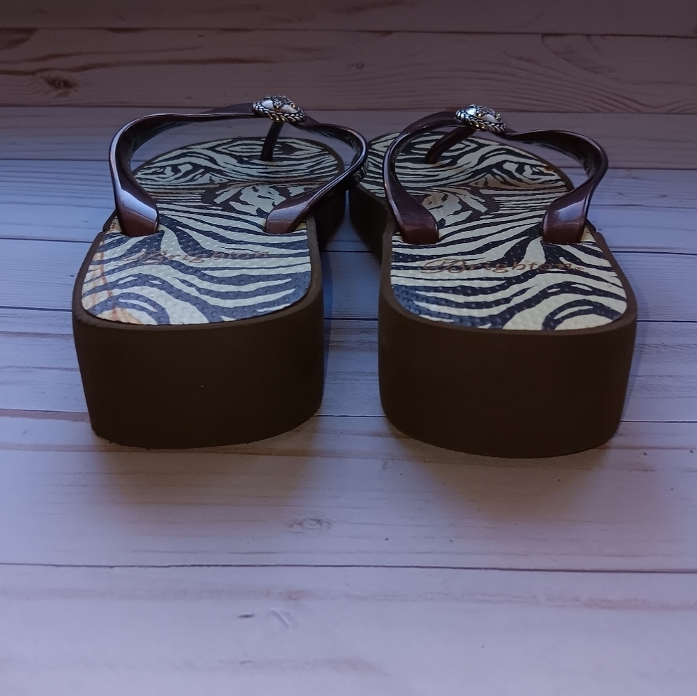 Brighton Brown Zebra Stripe Print Wedge Sandal Flip Flops Sz. 8.5/9 - Picture 4 of 9